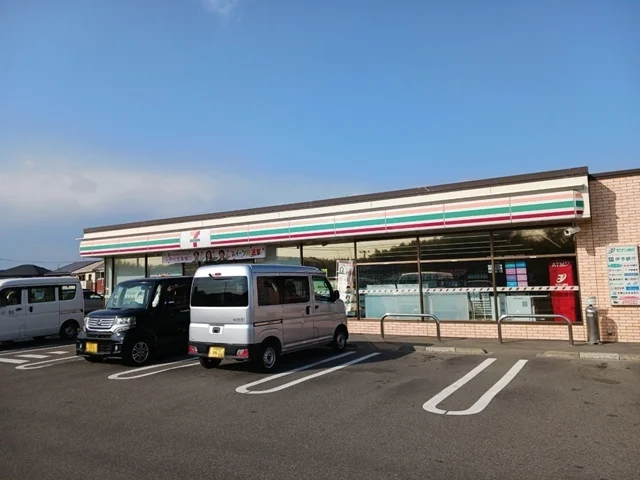 セブンイレブン古三津３丁目店様まで500m