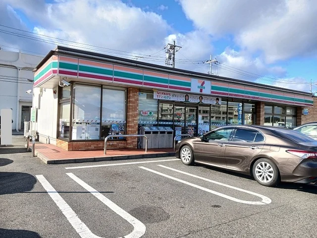 セブンイレブン南手城4丁目店まで350m