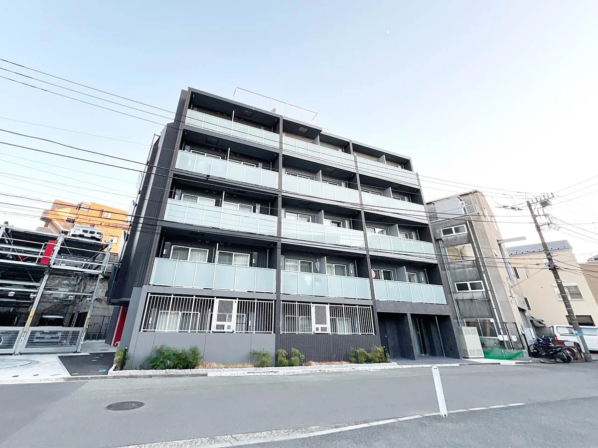 写真はイメージです。ラグなどの室内装飾はございません。