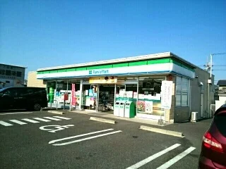 ファミリーマート　南山名店まで800m
