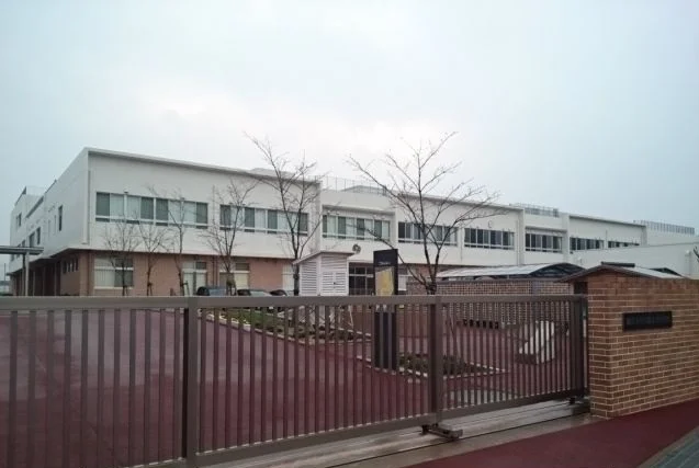 観音寺市立観音寺小学校まで1100m