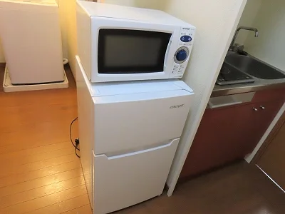 電子レンジ、冷蔵庫完備