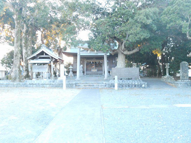 矢柄神社まで100m