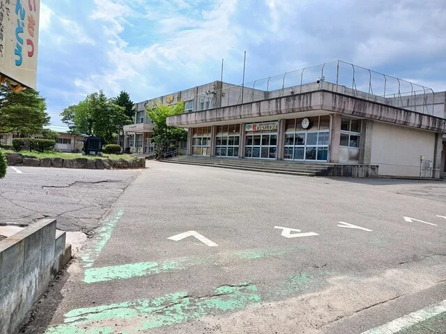 鶴岡市立朝暘第六小学校まで531m