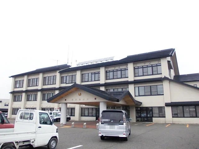 湯沢警察署まで500m