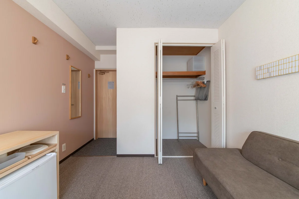 なんてことないシンプルさですが、細部にもこだわりあり。