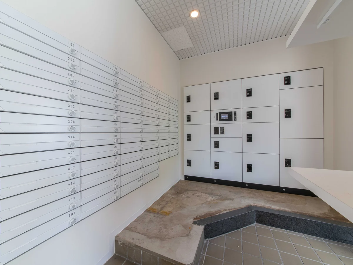 宅配ボックスもあるのでネットでのお買い物も気兼ねなく。