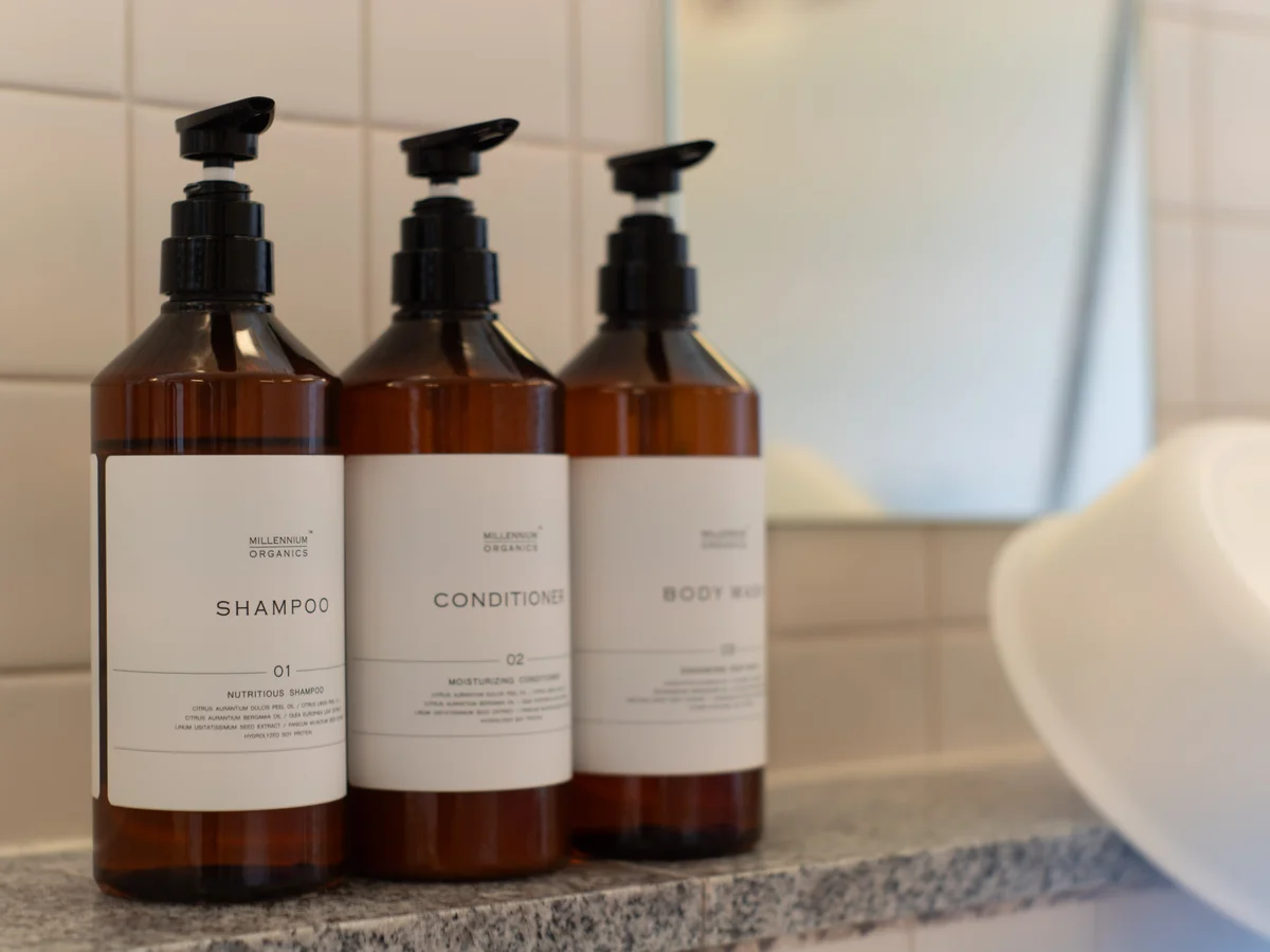 こだわりのシャンプー類は備え付け。