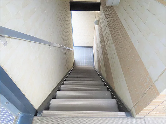 階段上からのアングルです