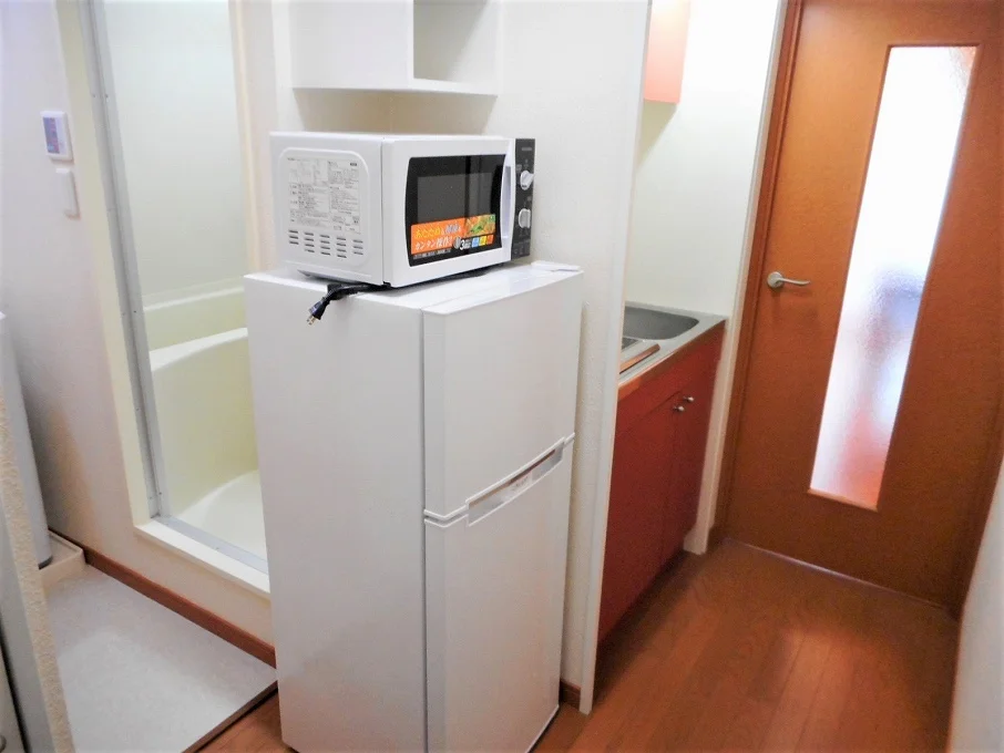 電子レンジ、冷蔵庫完備