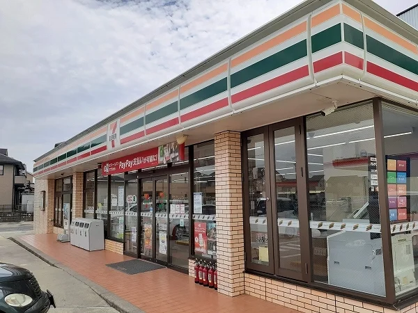 セブンイレブン鈴鹿岸岡町店まで963m
