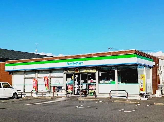 ファミリーマート　富士川成島店まで450m