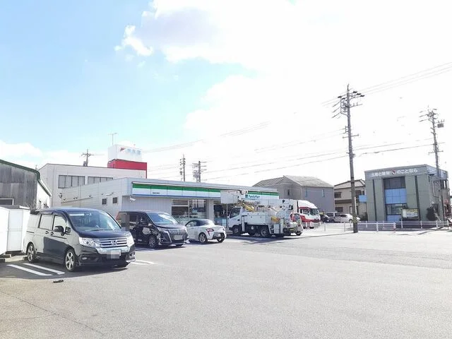 ファミリーマート 西尾羽塚店まで950m