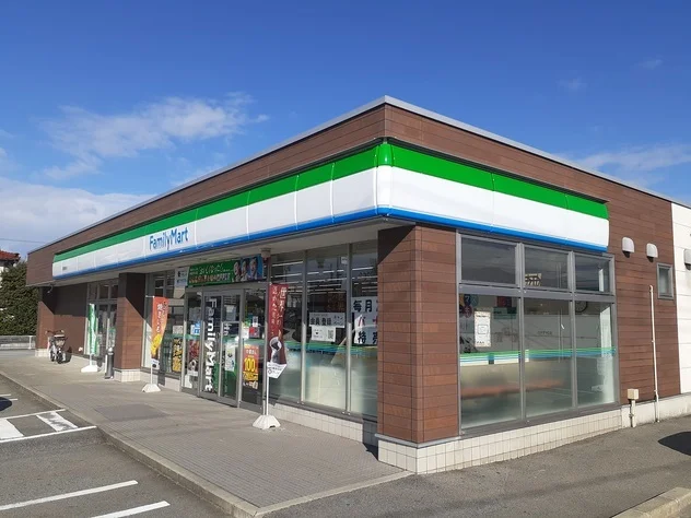 ファミリーマート黒部植木店まで1300m