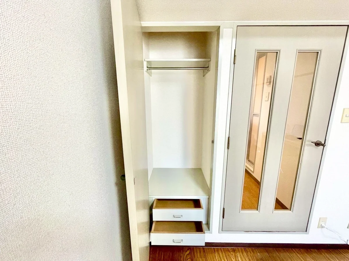 ※撮影用の観察植物・食器調理器具・雑貨類等はございません。※写真は現況優先