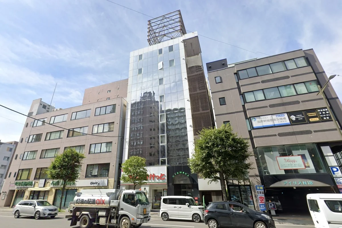 地下鉄２番出口から1分以内！迷わない！