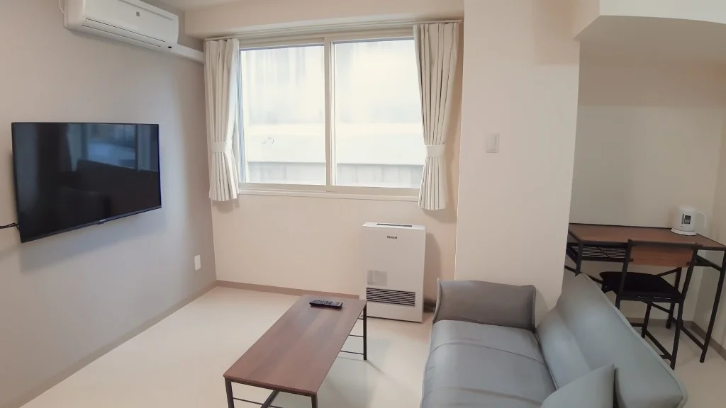 余計な装飾のない室内