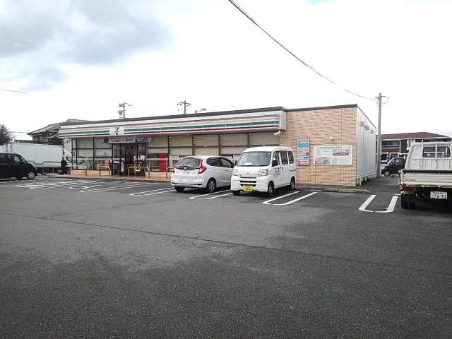 セブンイレブン八女蒲原店まで110m