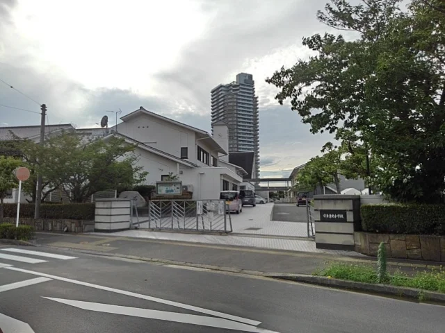 宇多津町立宇多津北小学校まで1300m