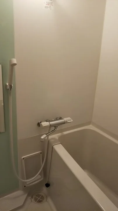 混合水栓なので温度調節が楽にできます。