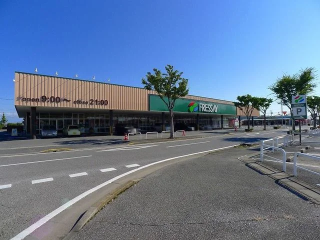 フレッセイまで1900m