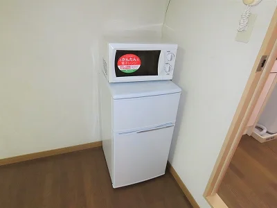 電子レンジ、冷蔵庫完備