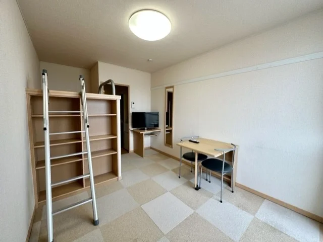 カーペットは部屋毎に模様が異なります。