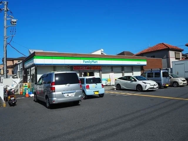 ファミリーマート八潮鶴ヶ曽根店まで600m