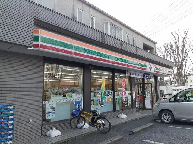 セブンイレブンまで696m