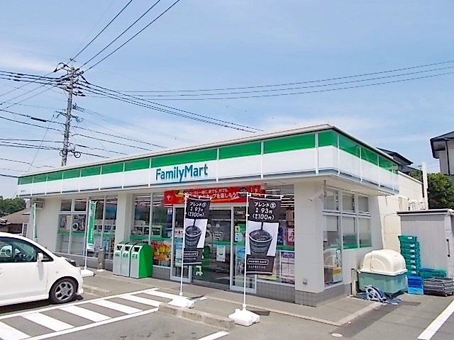 ファミリーマート八景水谷店まで770m