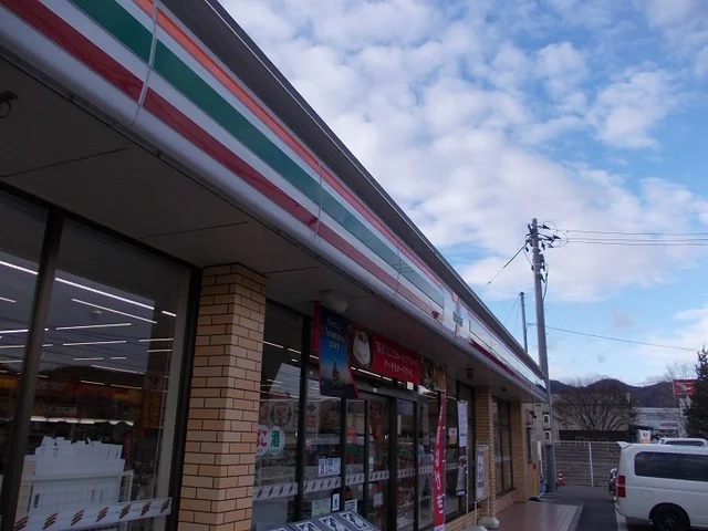 セブンイレブン加茂店まで850m