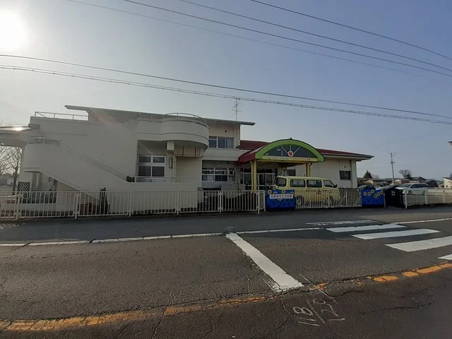 ひまわりこども園まで527m