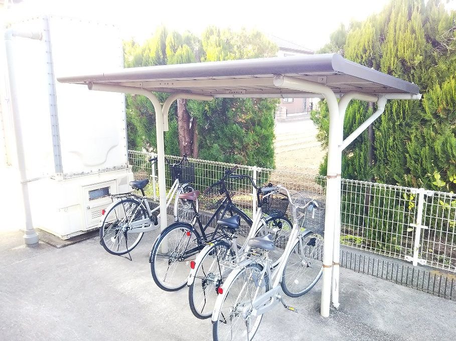 無料駐輪場完備です。
