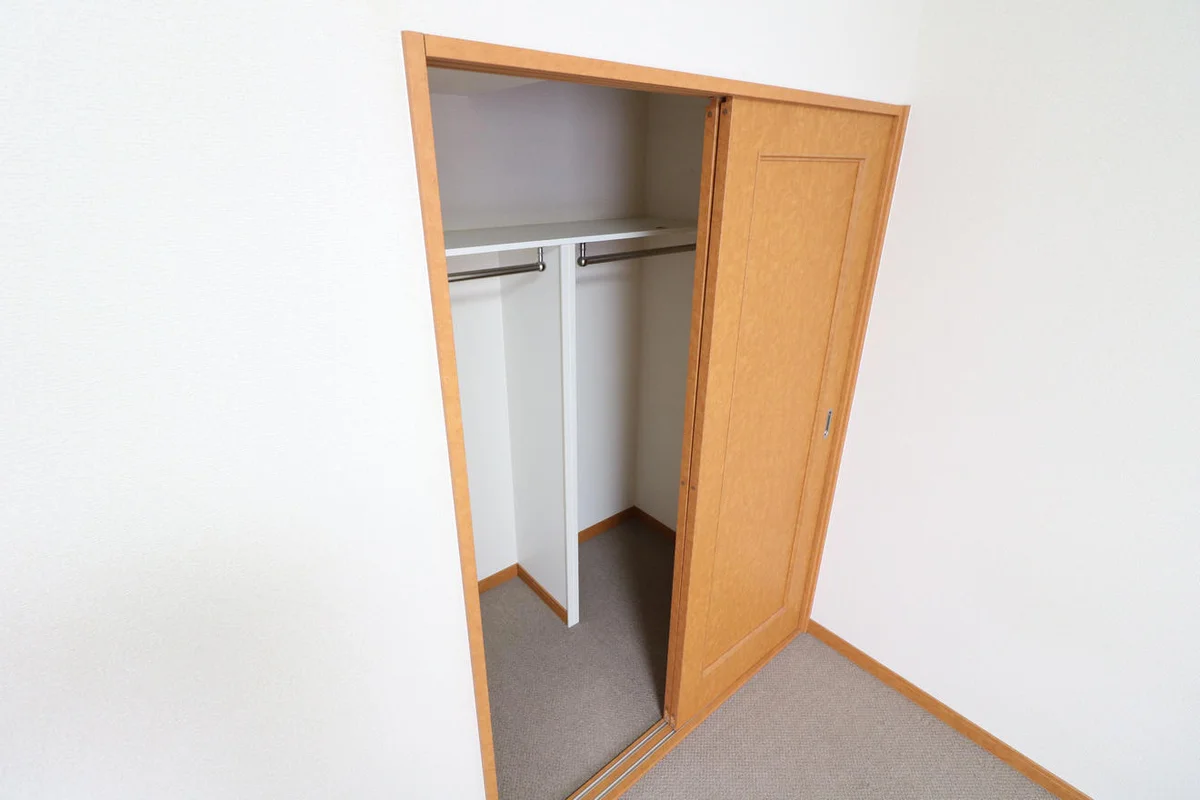 大型クローゼットにより女性の方でも収納が安心！