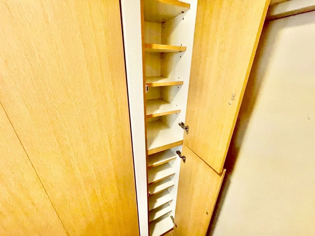 ※撮影用の観察植物・食器調理器具・雑貨類等はございません。※写真は現況優先