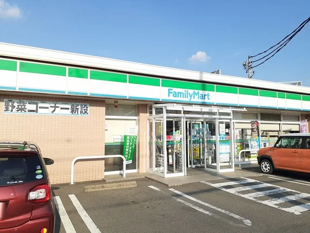 ファミリーマート　一宮森本店まで560m