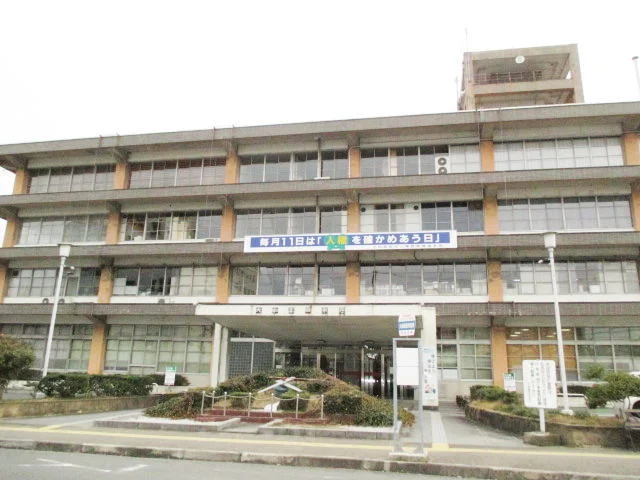 高田市役所まで700m