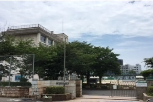 中広中学校まで2600m