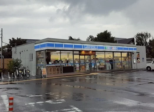 ローソン　東門前南店まで350m