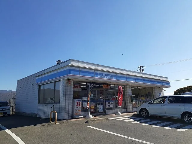 ローソン　箕輪中箕輪店まで1100m
