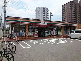 セブンイレブンまで130m