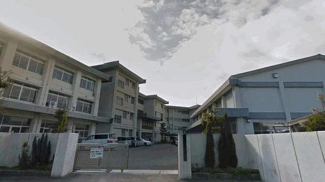 鈴鹿市立鼓ヶ浦中学校まで800m