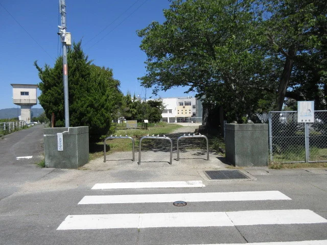 長洲小学校まで520m