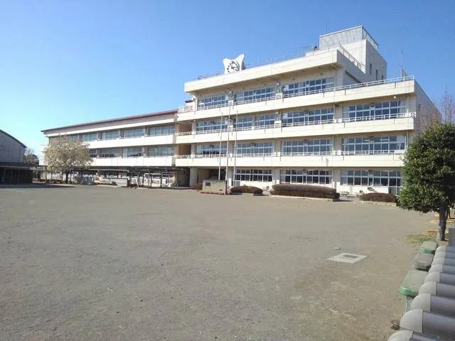 佐野市立犬伏小学校まで450m