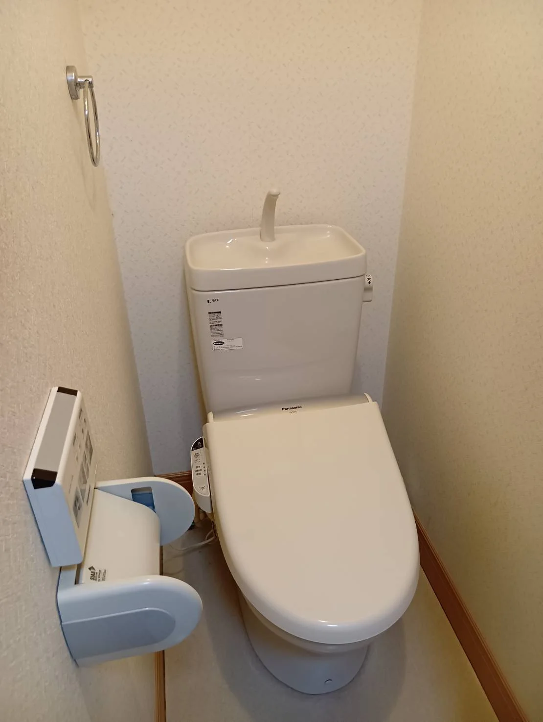 掲載写真は同タイプ（同間取り）の別室を撮影したものです