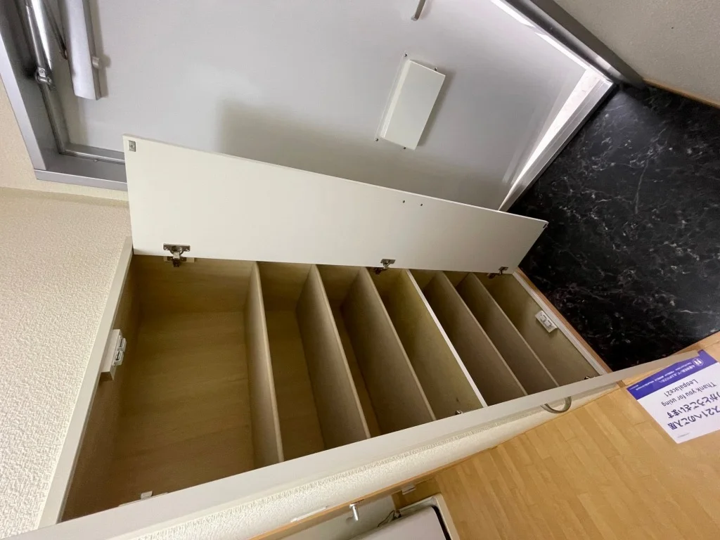 シューズボックス