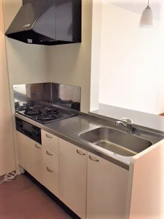 広いカウンターキッチン！銚子のおいしいお魚も焼けます！