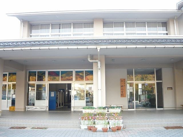 中ノ郷小学校まで900m