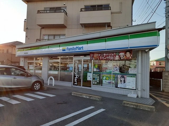 ファミリーマート土浦神立駅前店まで50m