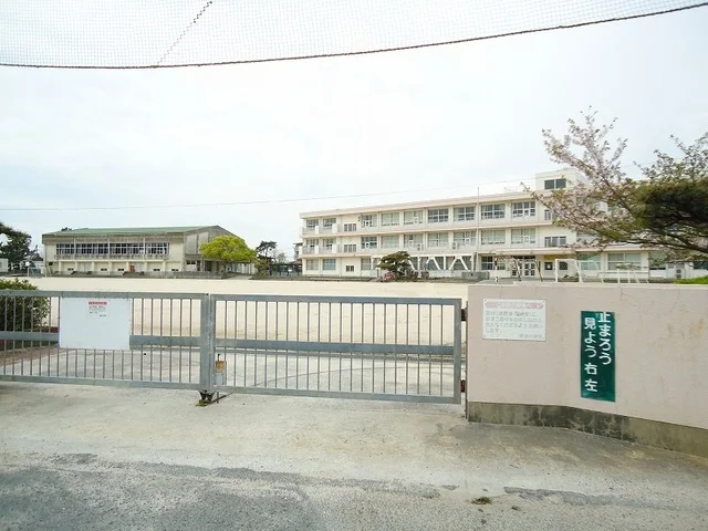 防府市立華浦小学校まで500m